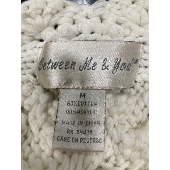 Between‎ Me & You Crocheted Sweater Size M - Picture 6 of 6